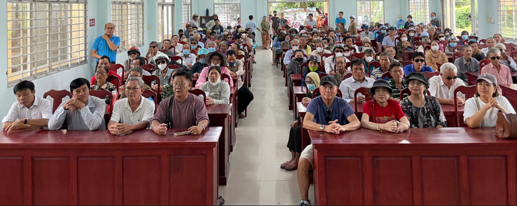 Xã An Ngãi Trung tặng quà cho gia đình hộ nghèo, cận nghèo, hộ khó khăn nhân dịp Cách mạng tháng Tám và Quốc khánh 02.9